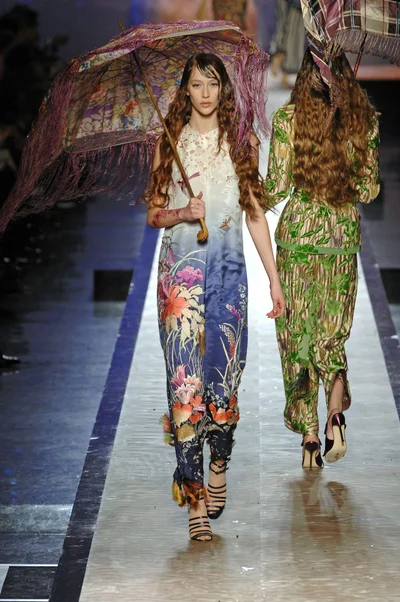 Look 18
